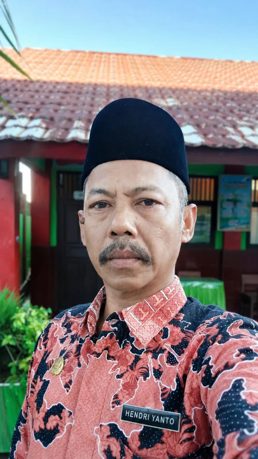 Tenaga Pendidik: Hendri Yanto