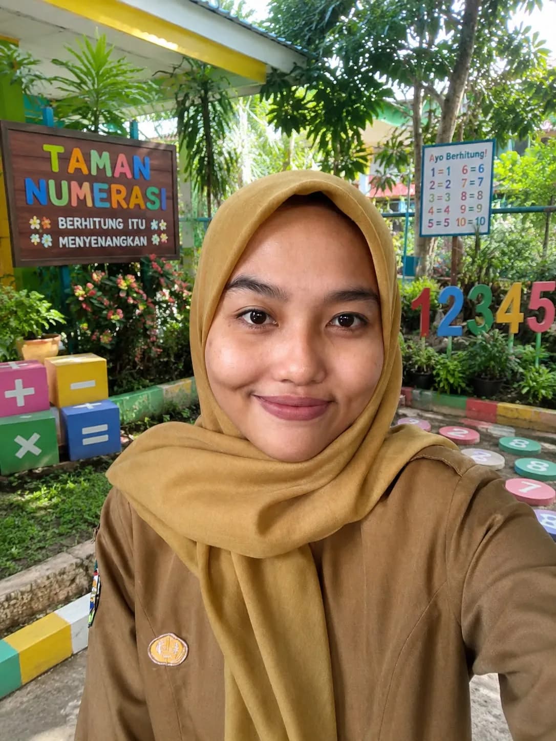 Tenaga Pendidik: Adinda Azzah Nurkhaliza, S.Pd